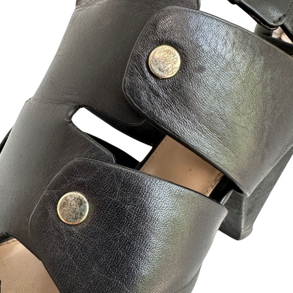 Vince Camuto - Picture 7 of 12